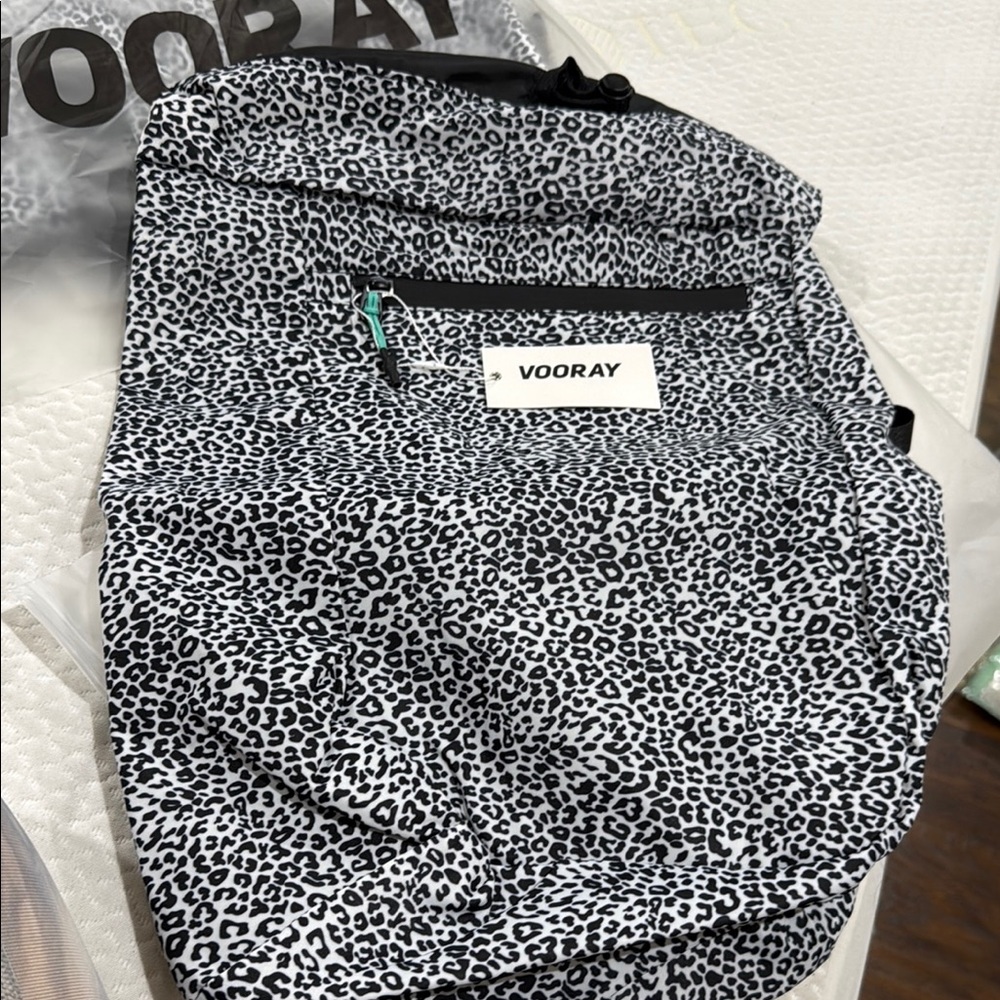 Leopard Print Cinch Backpack. Vooray Stride Cinch Backpack in
Leopard new - Picture 4 of 7